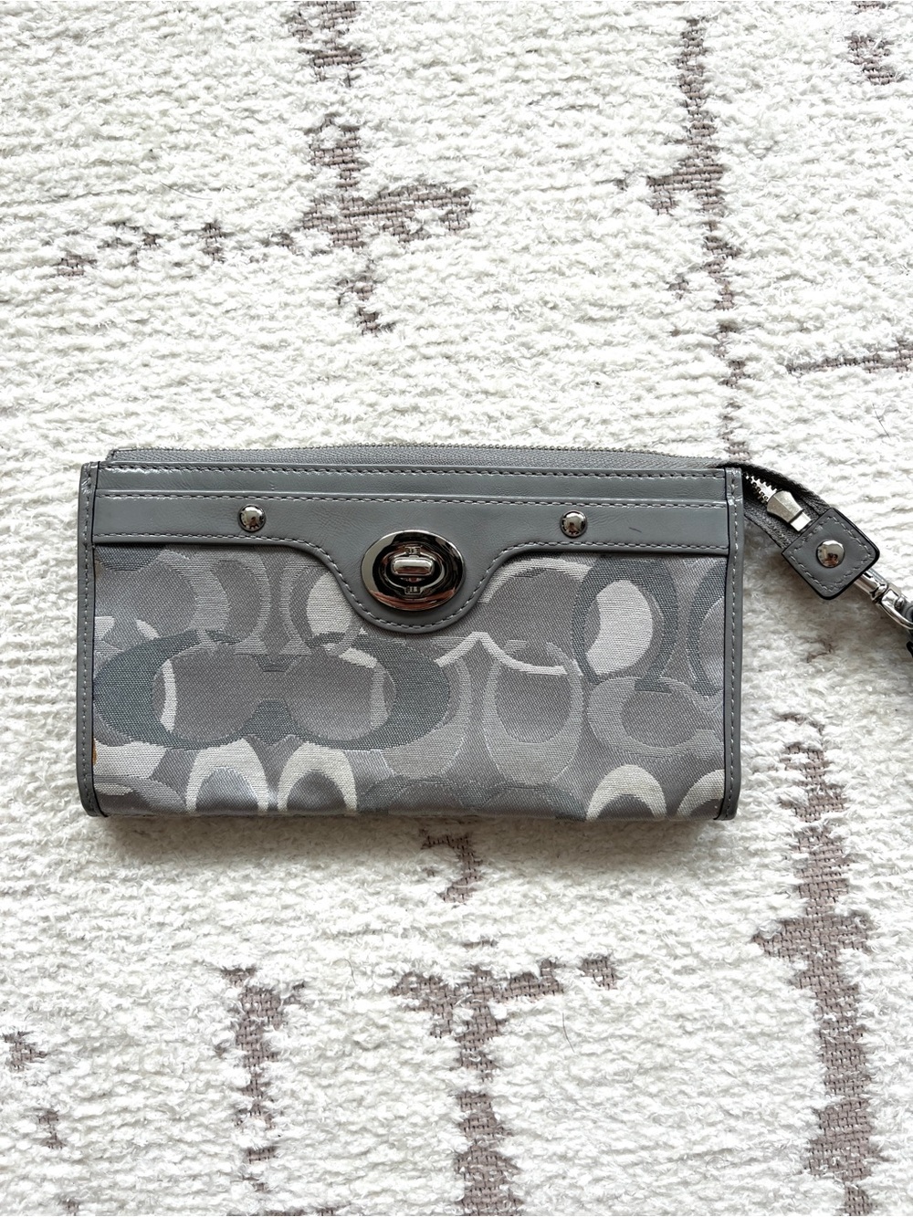 Authentic Vintage Coach Wristlet In A Grey And White Print